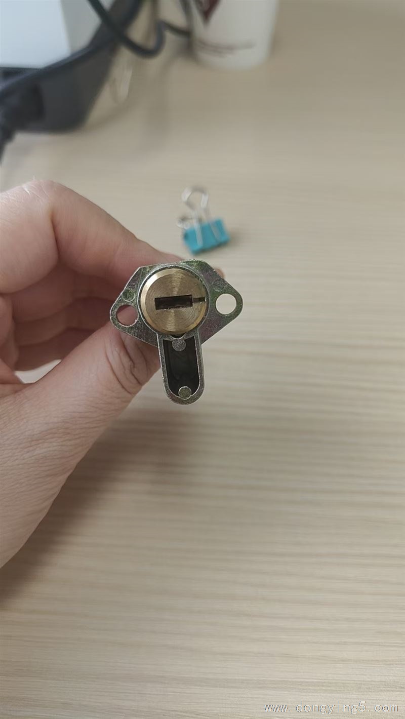 东营鸿运开锁换锁公司0546-6666613